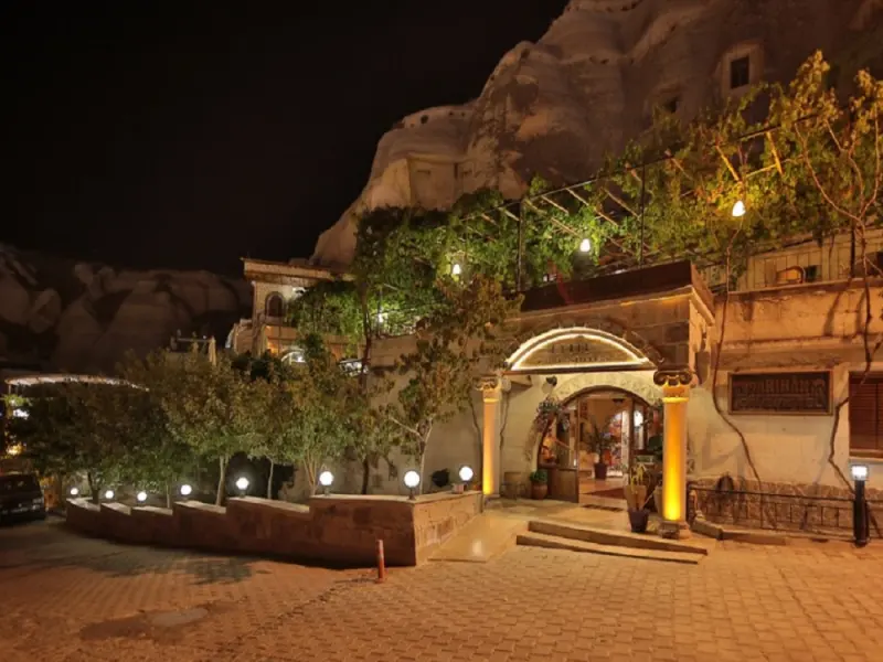 Elite Cave Suites 28