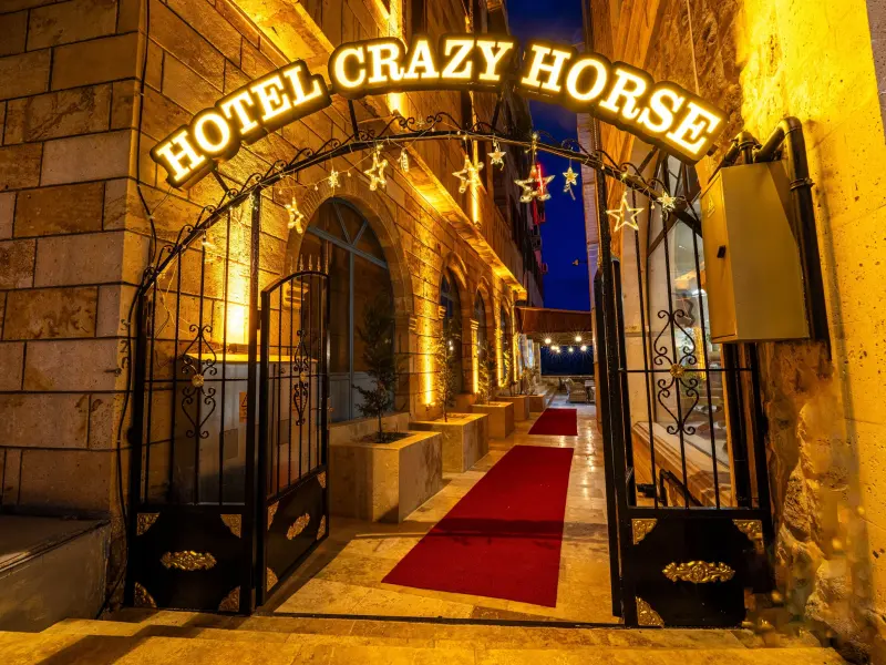 Crazy Horse Hotel 2