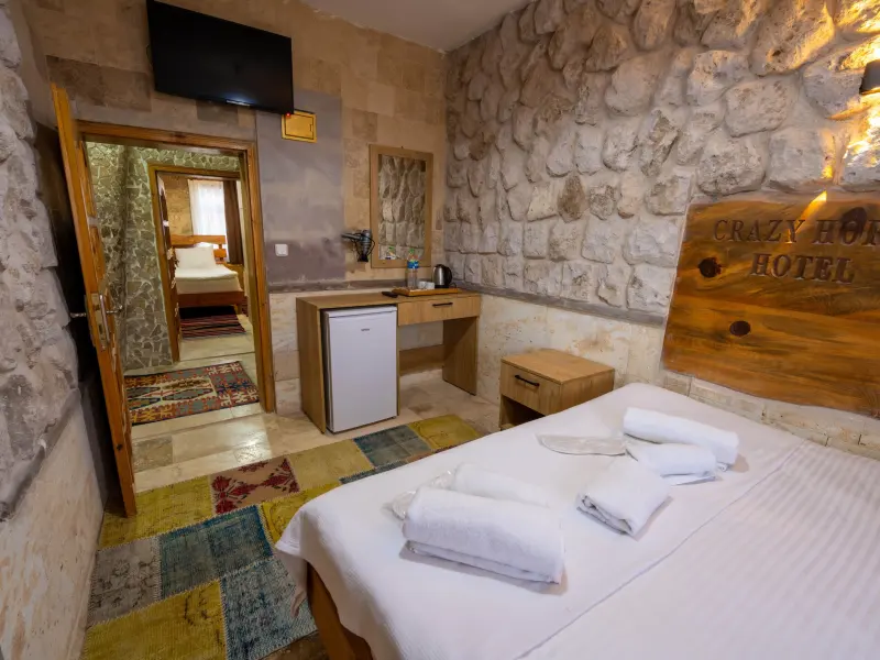 Crazy Horse Hotel 35