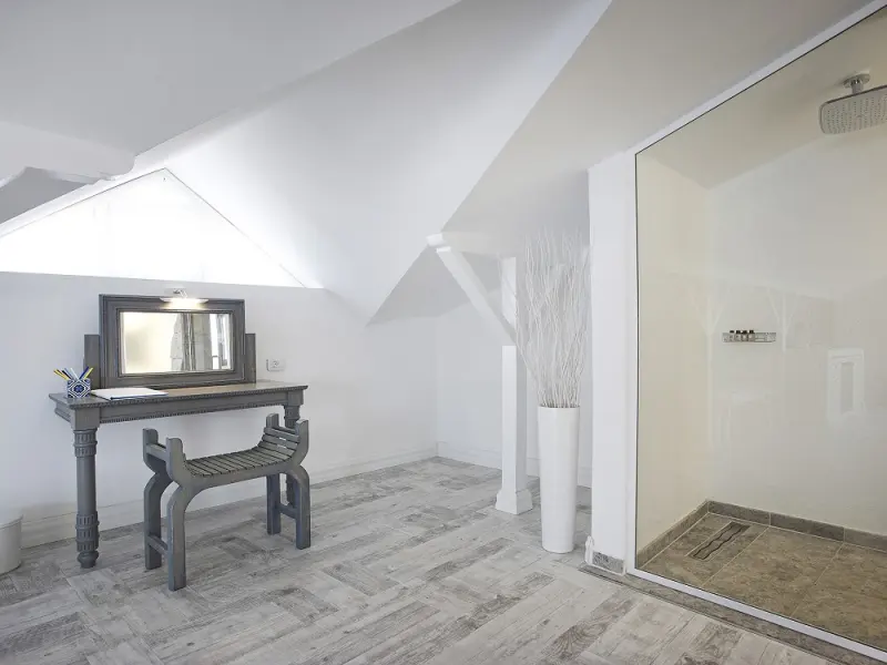 Alley Prime Hotel 7