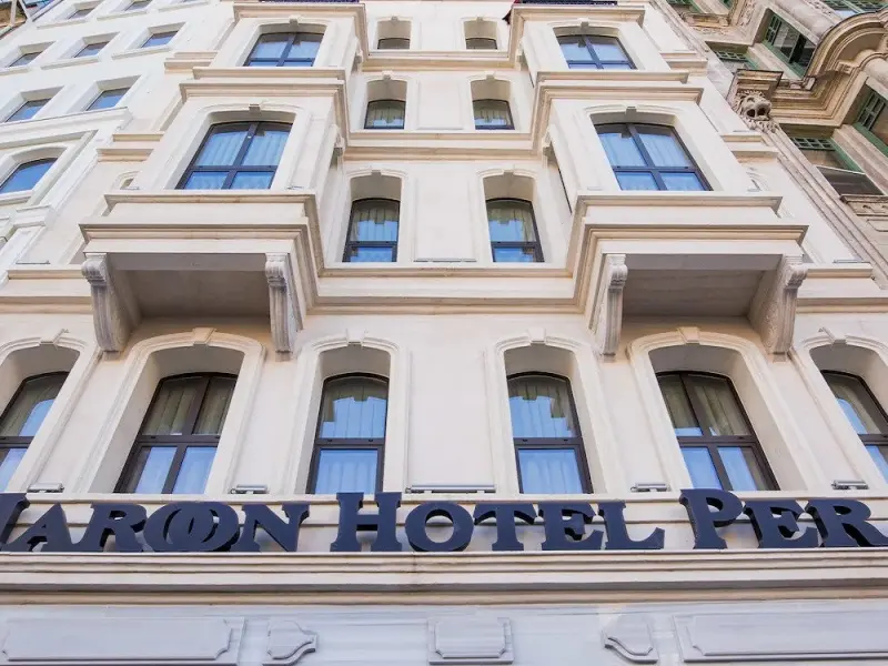 Maroon Hotel Pera 19