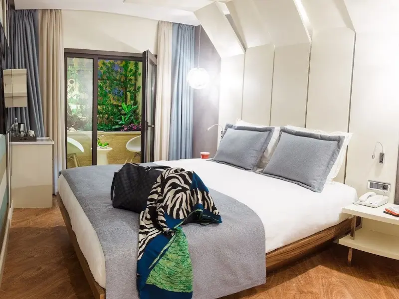 Maroon Hotel Pera 22