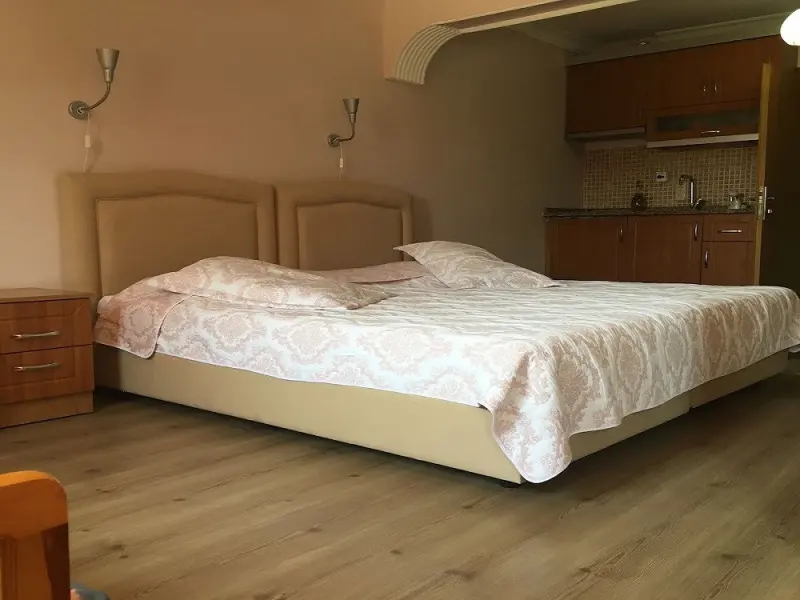 Natureland Efes Pension 4