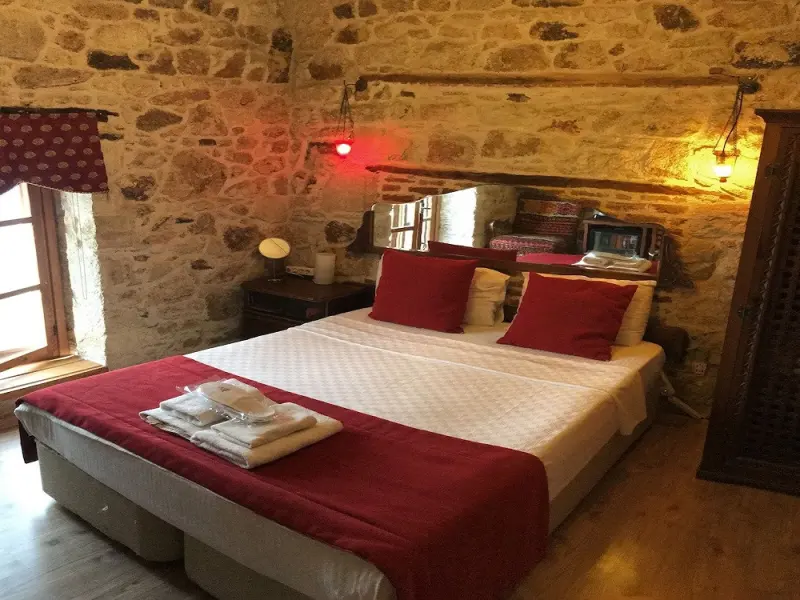 Foca Antik Otel 9
