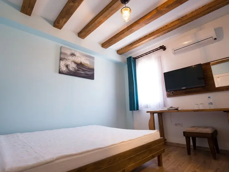 Menendi Otel 12