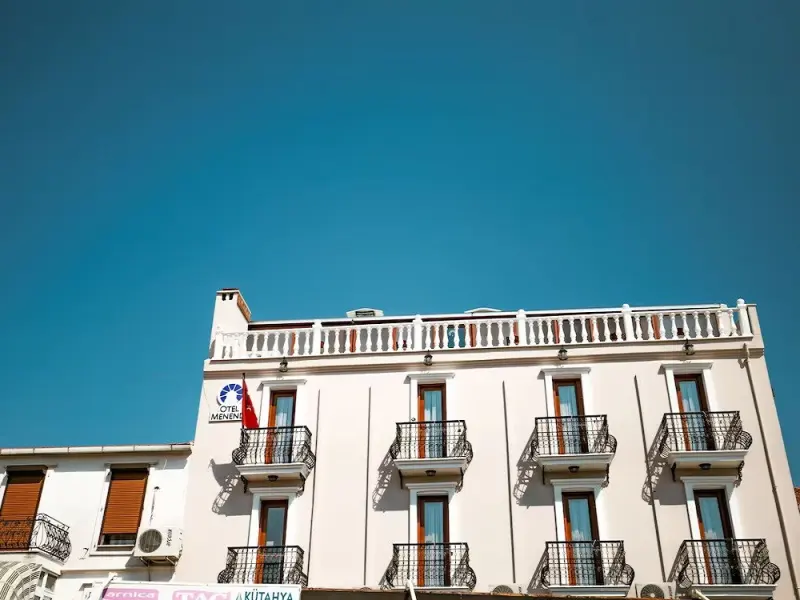 Menendi Otel 15