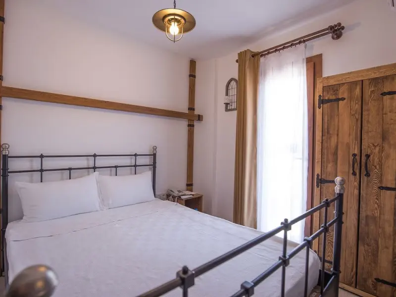 Menendi Otel 17