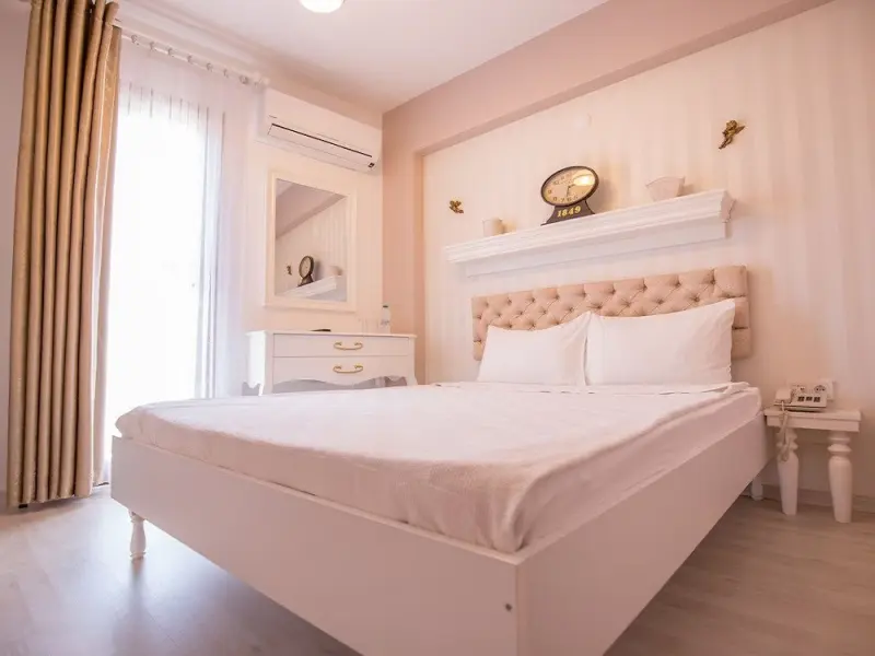 Menendi Otel 8