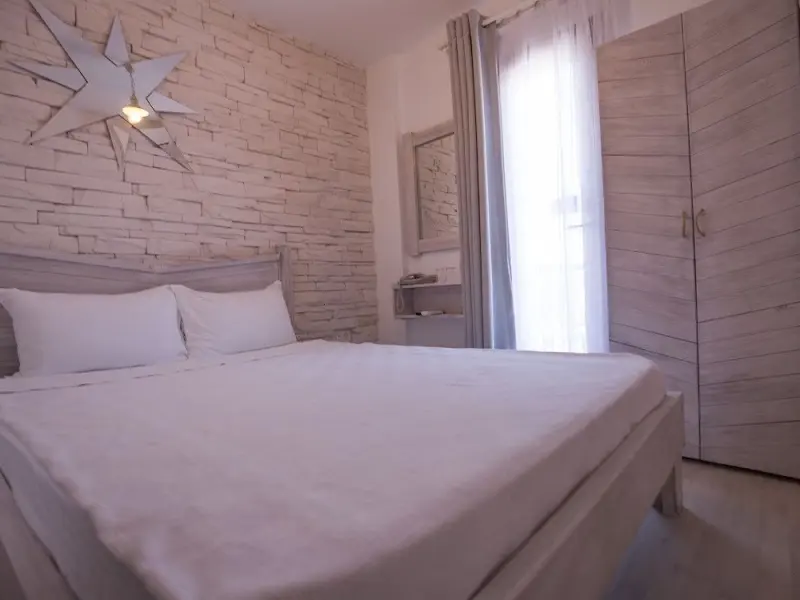 Menendi Otel 9