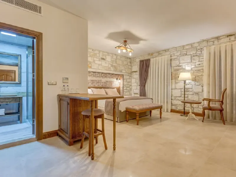 Navalia Otel 25