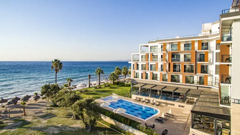 MAIA Luxury Beach Hotel & Spa 10