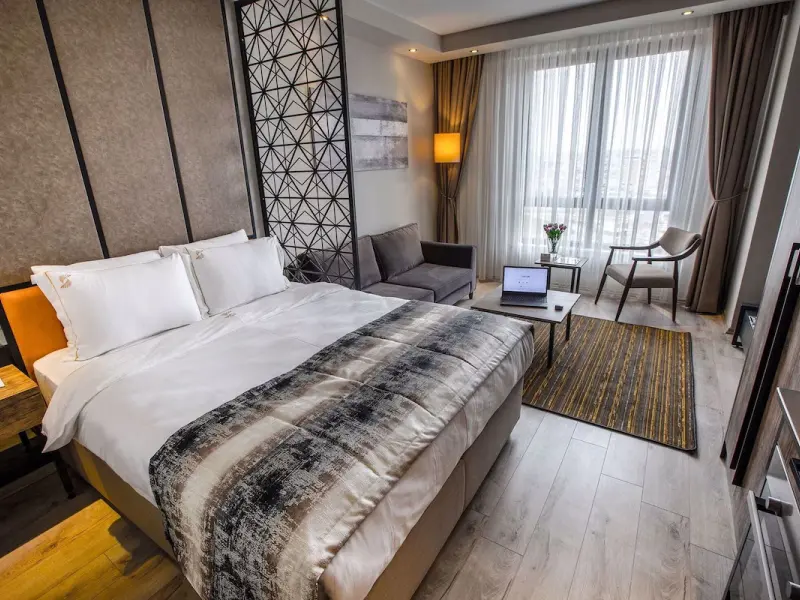 Shimall Hotel 21