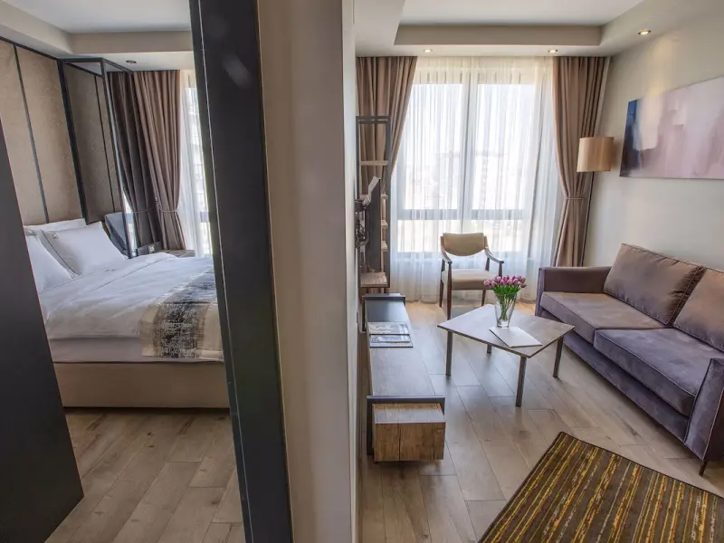 Shimall Hotel 24