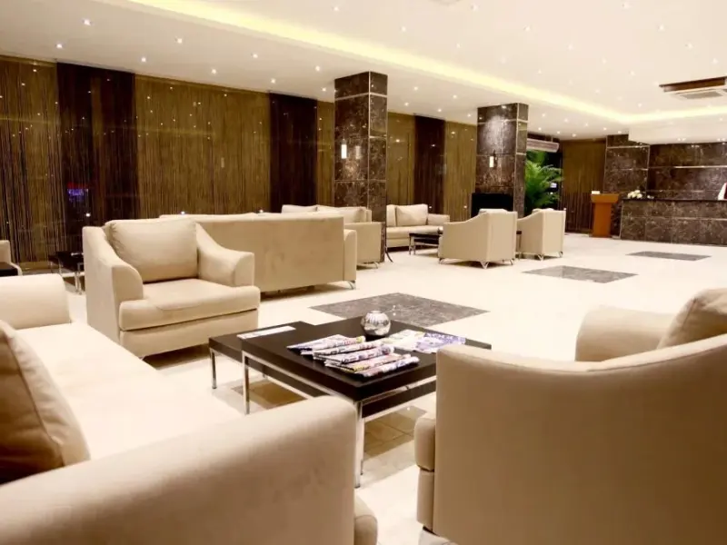  Grand Pietra Hotel 2