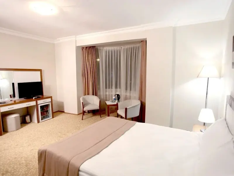 Grand Pietra Hotel 12