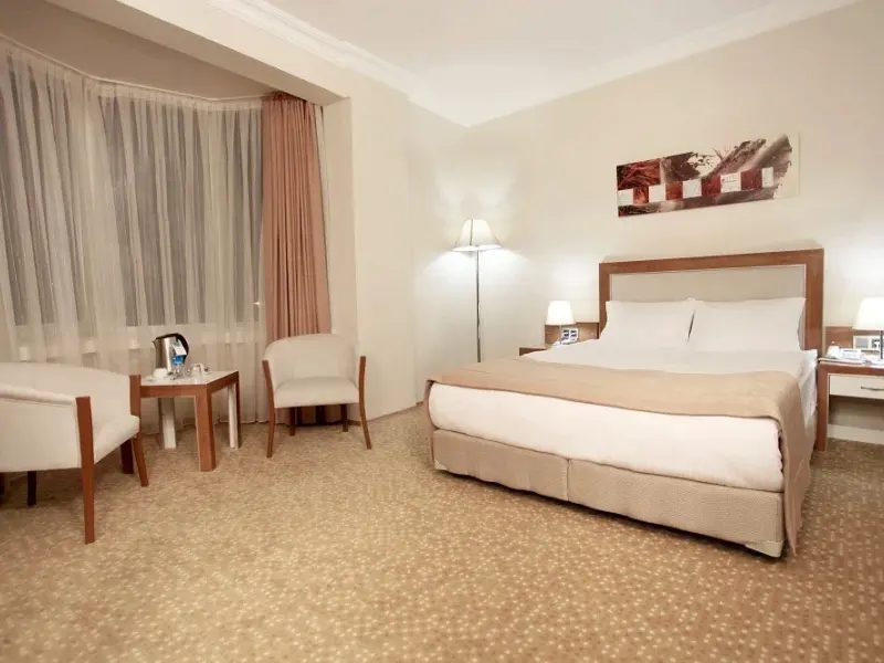  Grand Pietra Hotel 13