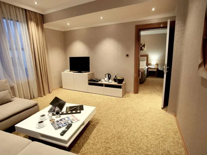  Grand Pietra Hotel 16