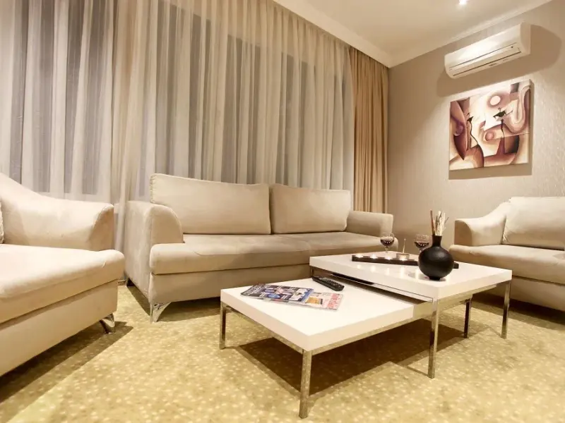  Grand Pietra Hotel 18