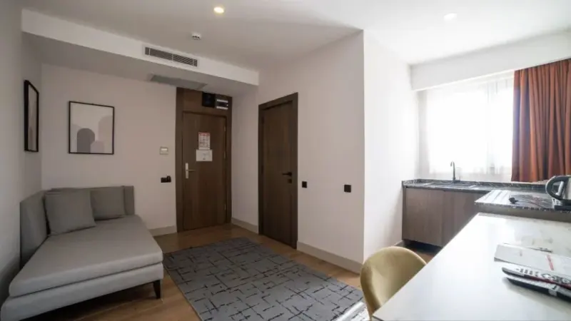 Mira Inn Lara 11