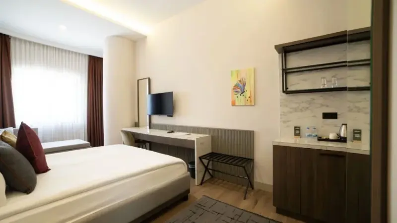 Mira Inn Lara 15