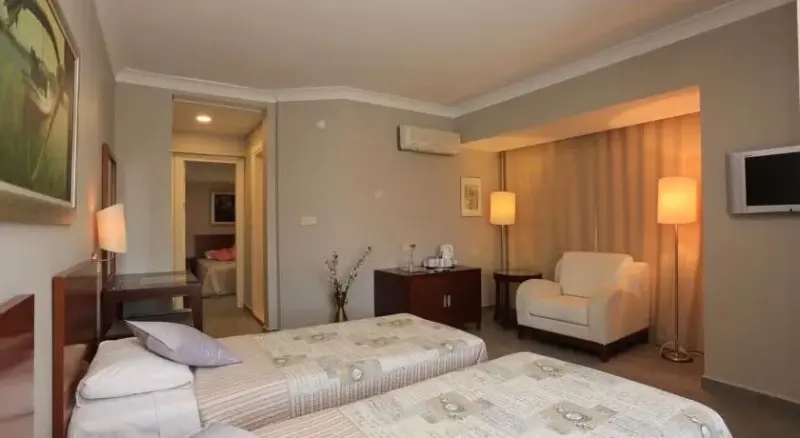Summer Otel 18