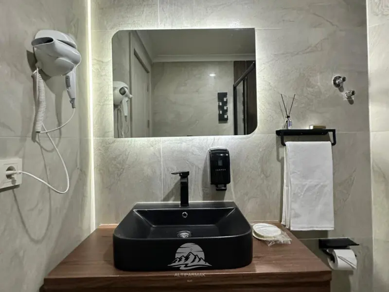 Ayder Altıparmak Suit 22
