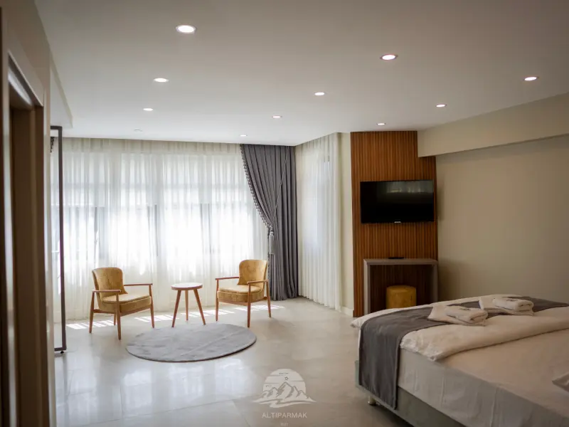 Ayder Altıparmak Suit 17