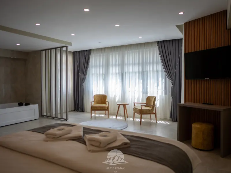 Ayder Altıparmak Suit 18