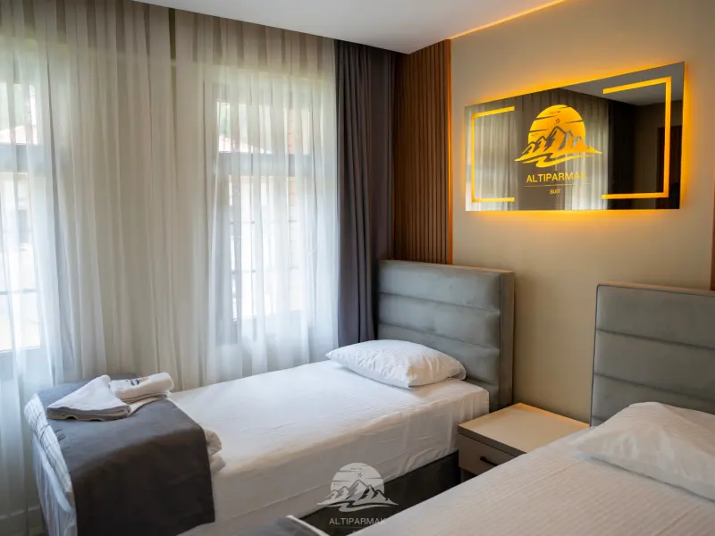 Ayder Altıparmak Suit 10