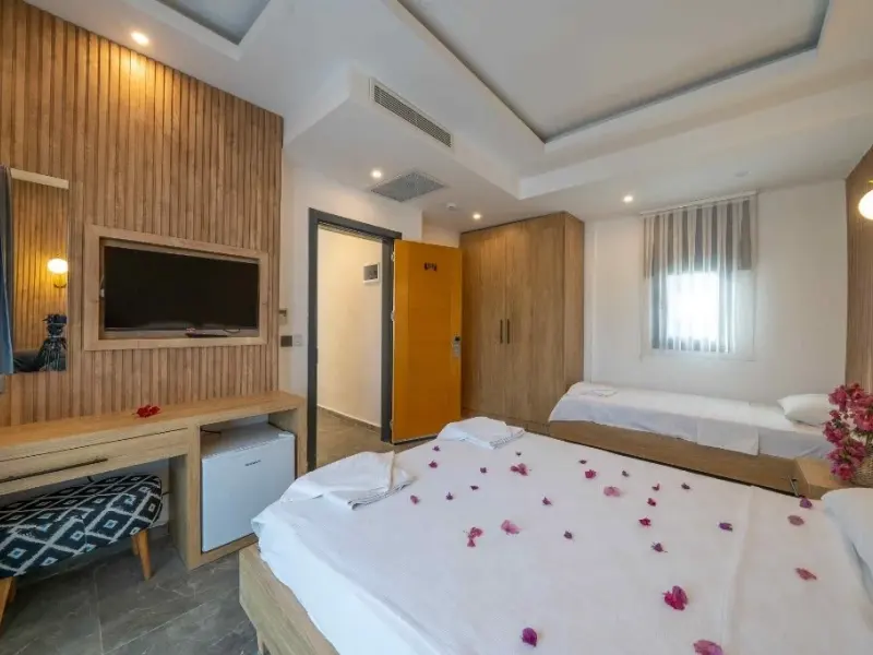 Orion Hotel Bitez 9
