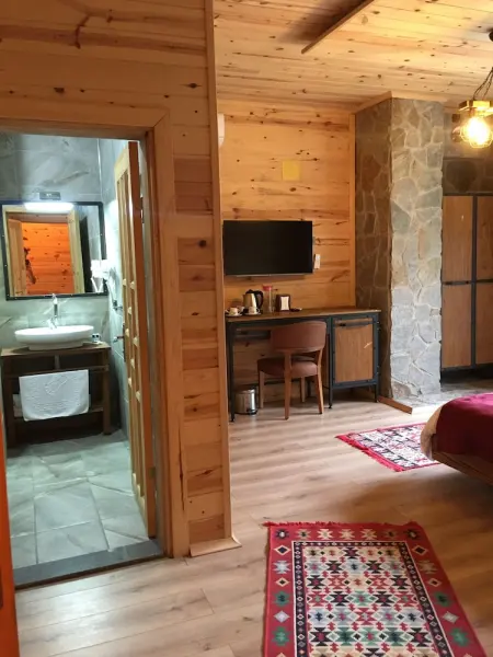 Yamaçda Otel 23
