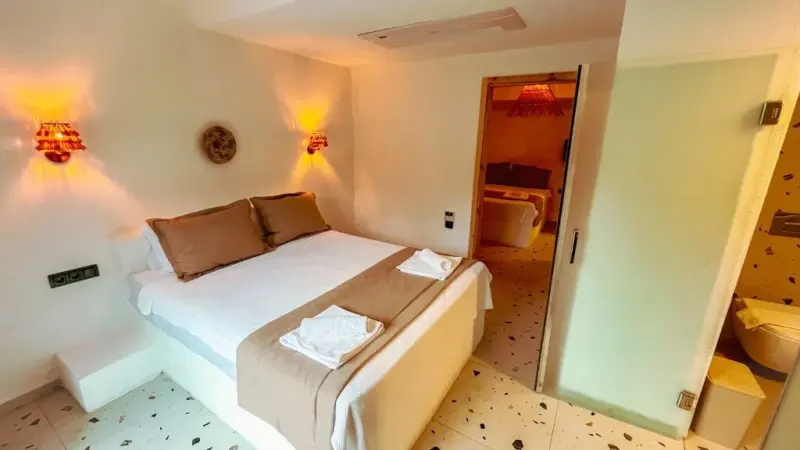 Thanos Hotel 9