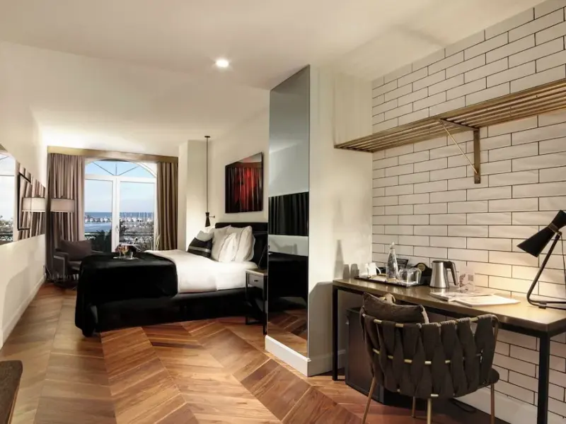 39 Kalamış Marina Hotel 32