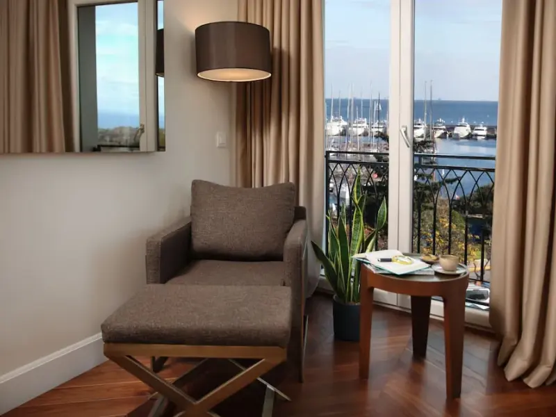39 Kalamış Marina Hotel 24