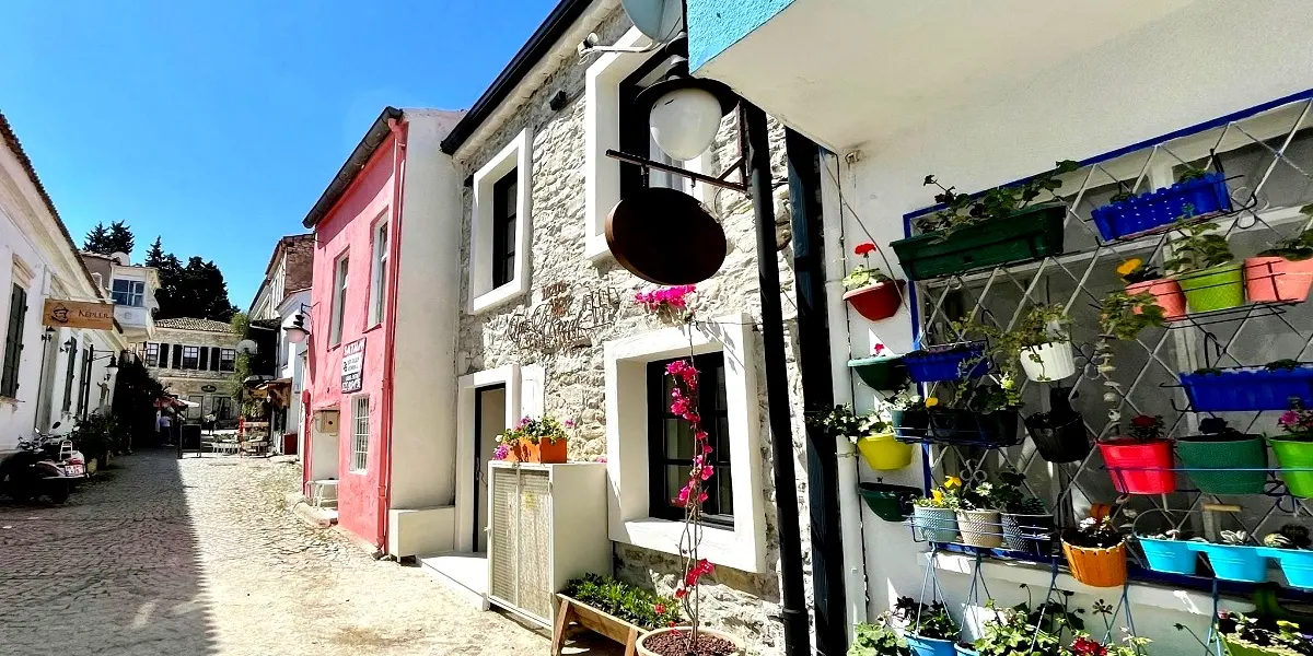1870's Taş Konak Otel - Sanat Sokağı