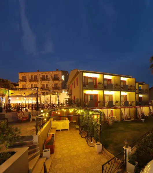 Cunda House Küçük Otel