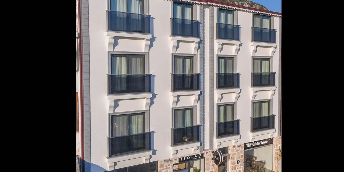 Isola 12 Boutique Hotel