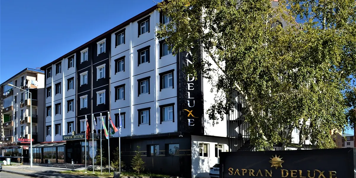 Sapran Deluxe Hotel