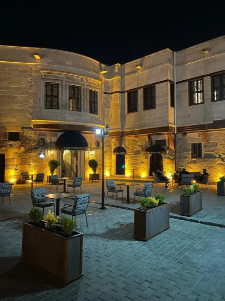 Four Mansions Hotel