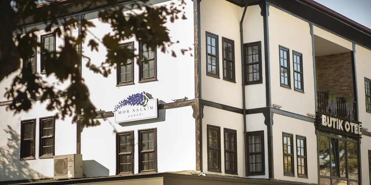 Mor Salkım Konağı