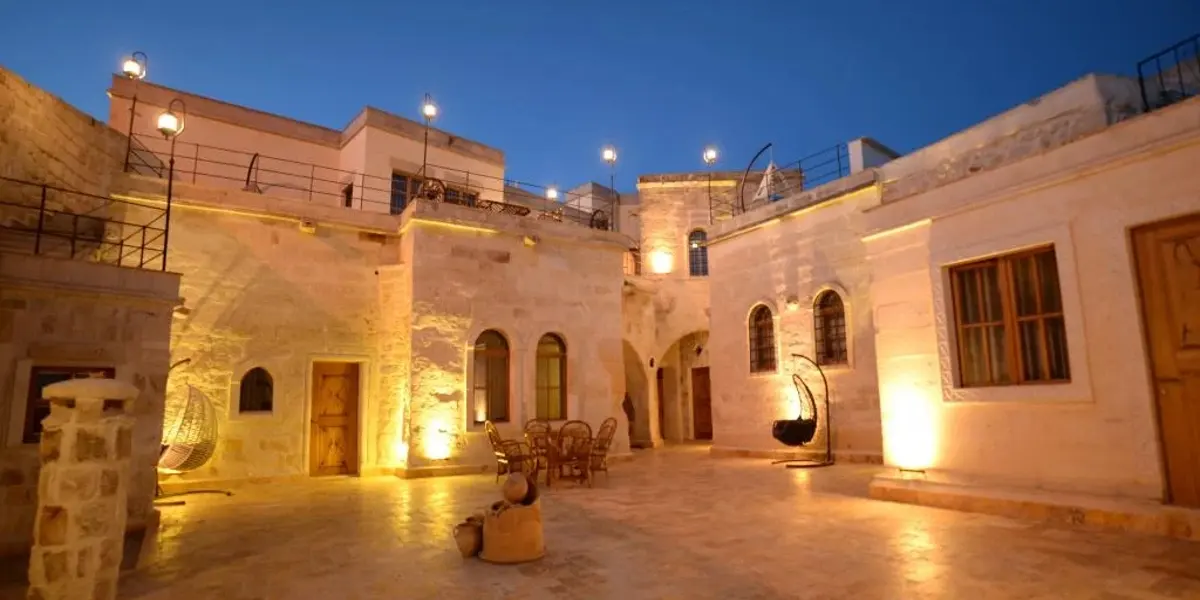 Crassus Cave Hotel