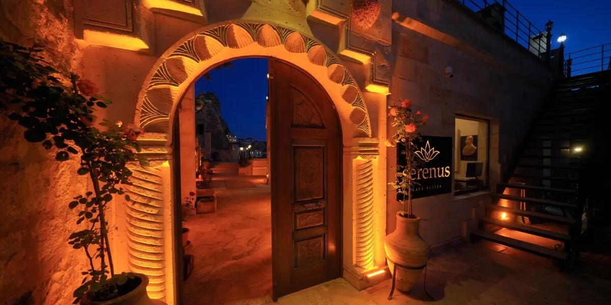 Serenus Cave Suites