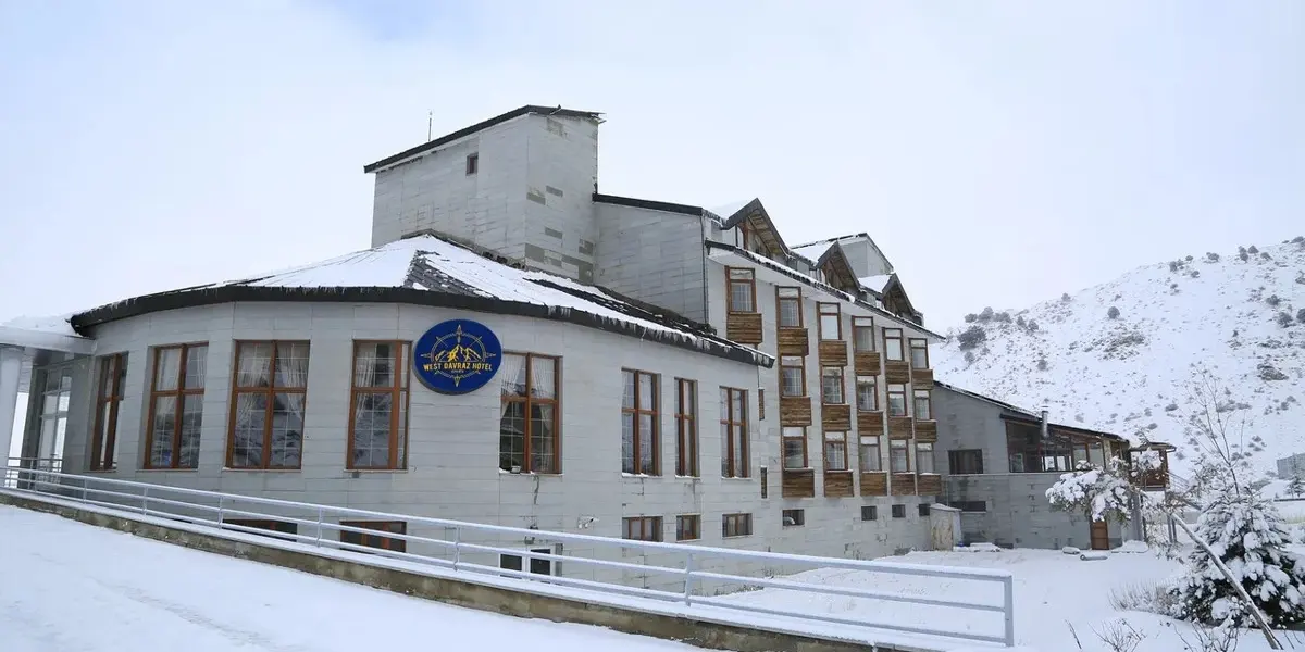 West Davraz Hotel