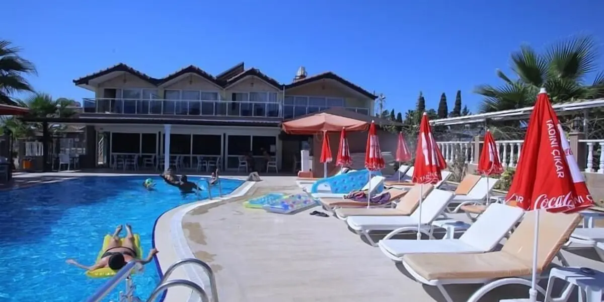 Sayanora Hotel
