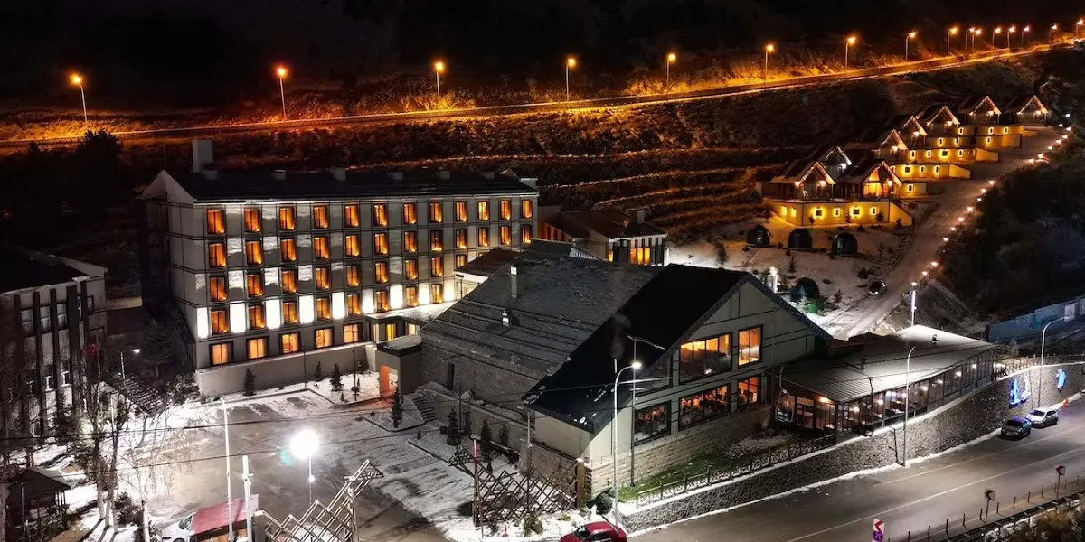 Snowdora Ski Resort Hotel