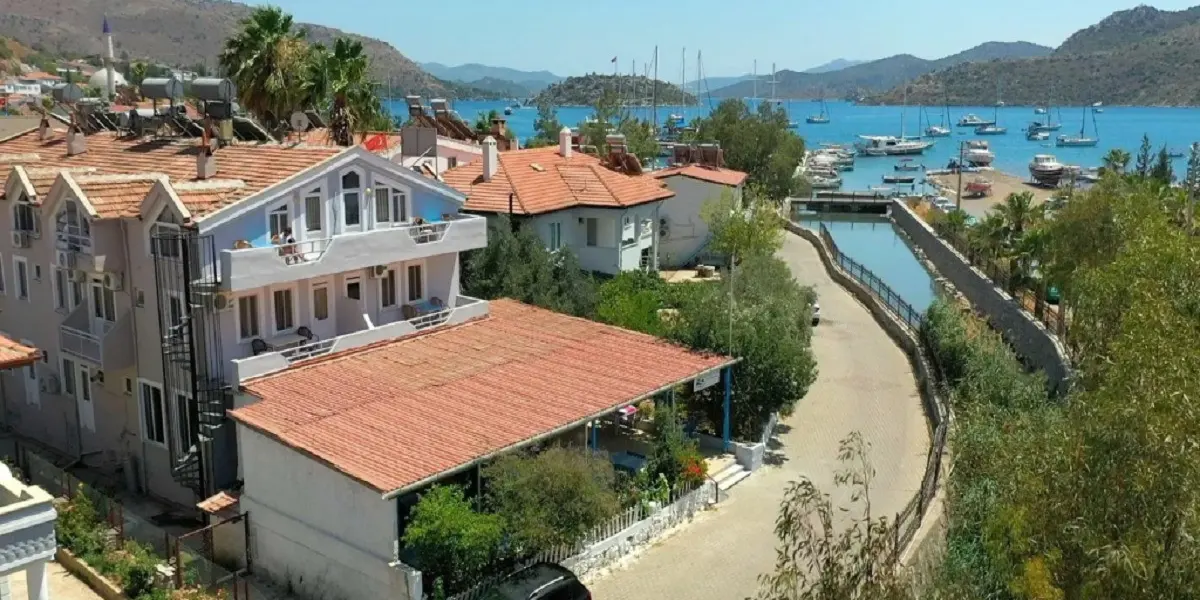 Rayana Hotel
