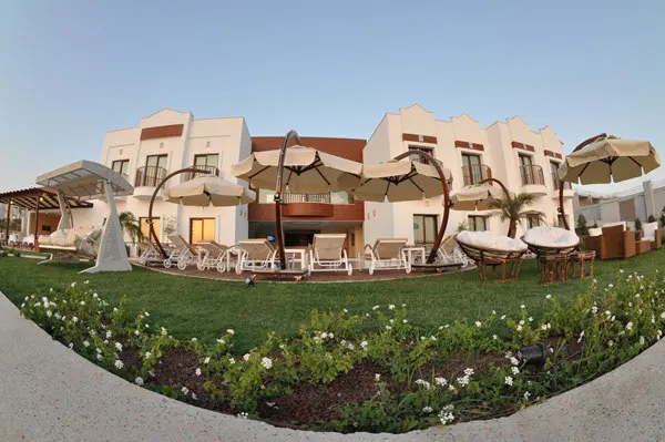 Small Beach Hotel