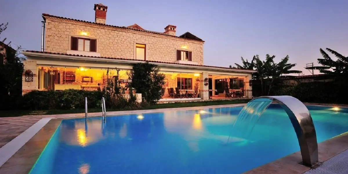 Alaçatı Koçlu Konağı