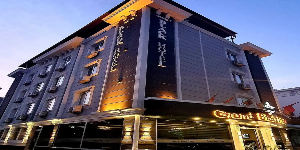 Grand Black Hotel