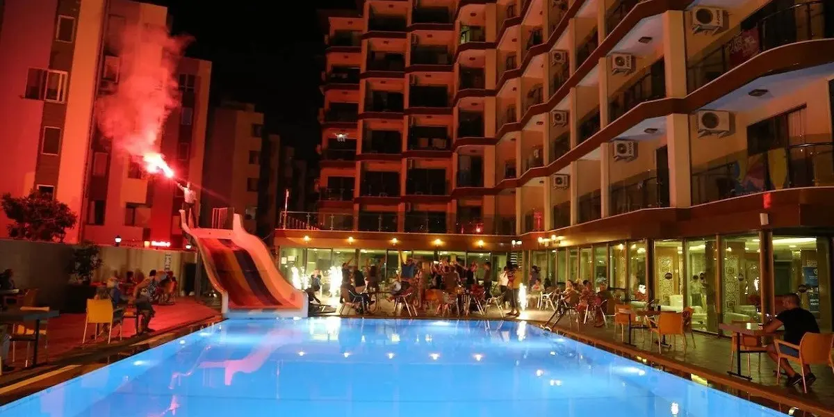 Uk Blue Coast Hotel